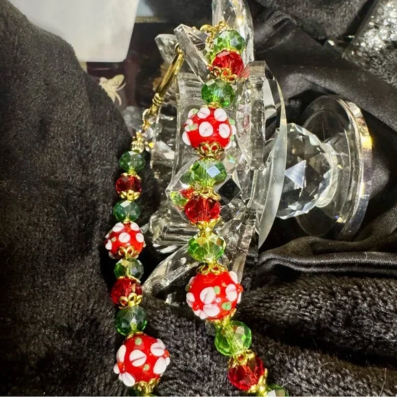 Artisan Red and Green Lampwork Glass Necklace, Bracelet, 2 pair of earrings - Picture 3 of 13